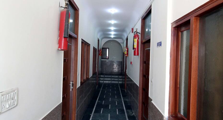 Hotel Step In Gold, New Delhi 4